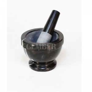 Moirtéal & pestle marmair dubh